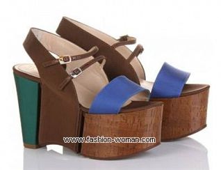 Босоножки на платформе от Fendi