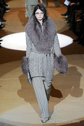 Модный кардиган 2010 от Marc Jacobs Кардиган с меховым воротником и манжетами