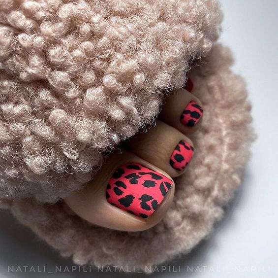 30 Amazing Red Toe Nail Ideas You Need to Try фото №17 30 Amazing Red Toe Nail Ideas You Need to Try фото №17