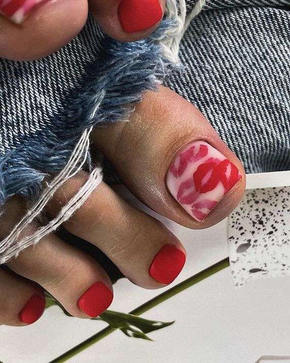 30 Amazing Red Toe Nail Ideas You Need to Try фото №24 30 Amazing Red Toe Nail Ideas You Need to Try фото №24