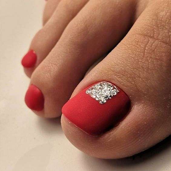 30 Amazing Red Toe Nail Ideas You Need to Try фото №31 30 Amazing Red Toe Nail Ideas You Need to Try фото №31