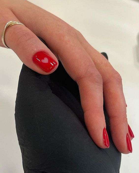 45 Red Nail Designs for a Chic and Trendy Look фото №36 45 Red Nail Designs for a Chic and Trendy Look фото №36