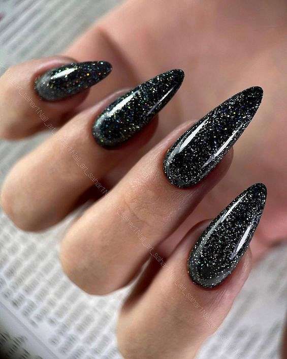 55 Black Nail Designs for 2024 фото №53