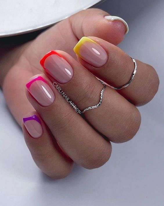 60  French Manicure Ideas for 2024 фото №14