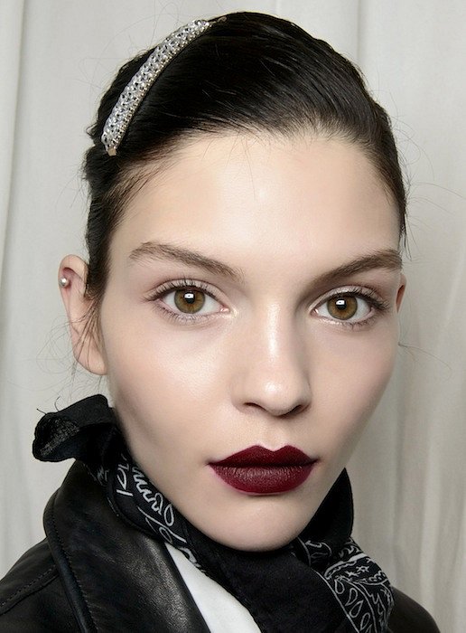 Бордовая помада - beauty-тренд сезона фото №19 Бордовая помада - beauty-тренд сезона фото №19