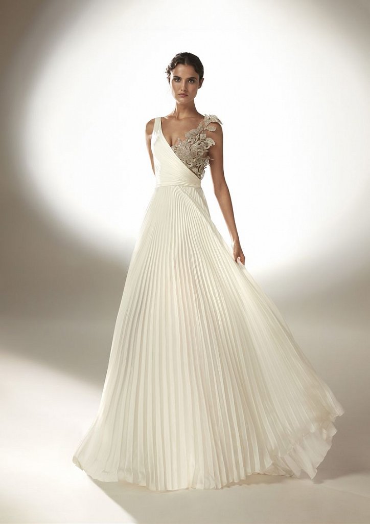 Коллекция свадебных платьев Atelier Pronovias 2021 фото №11