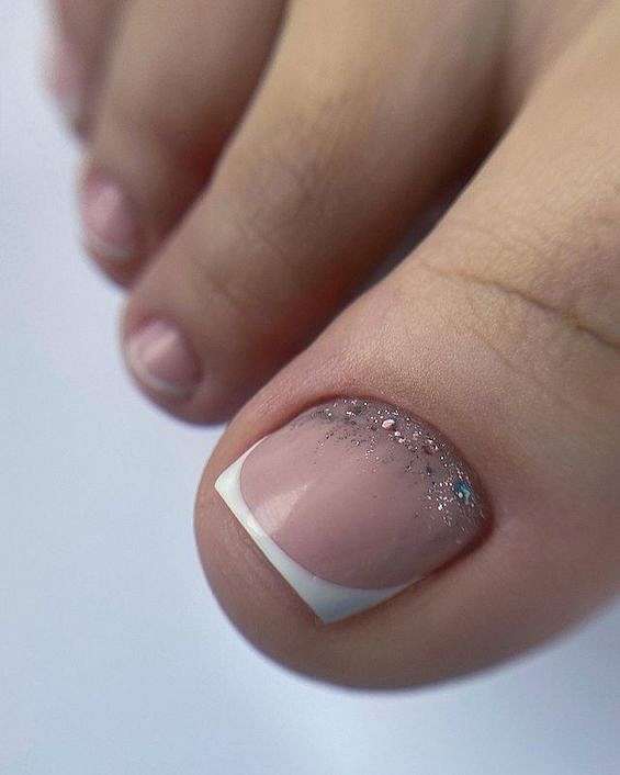 The Biggest Pedicure Trends of 2024 фото №5 The Biggest Pedicure Trends of 2024 фото №5
