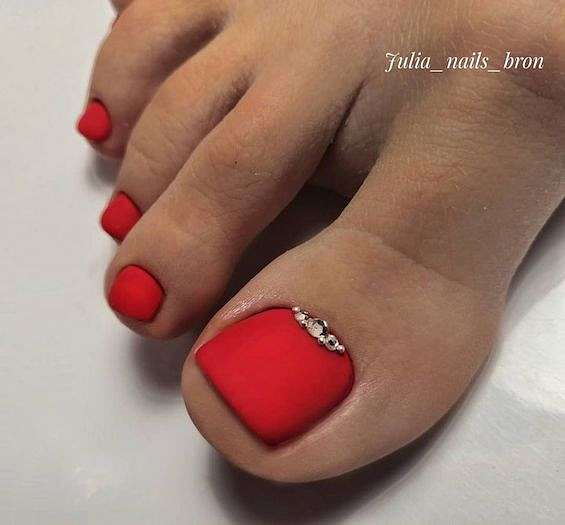 The Biggest Pedicure Trends of 2024 фото №16 The Biggest Pedicure Trends of 2024 фото №16